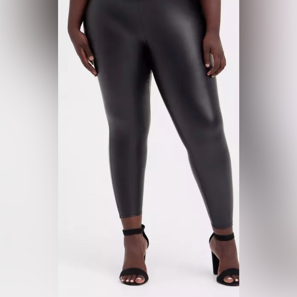 Torrid Black Full Length Signature Waist Faux Leather Leggings Plus Size 1X